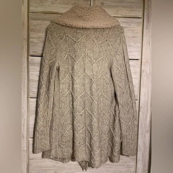 Anthropologie Fuzzy Sweater W Pockets NWT - Picture 6 of 6